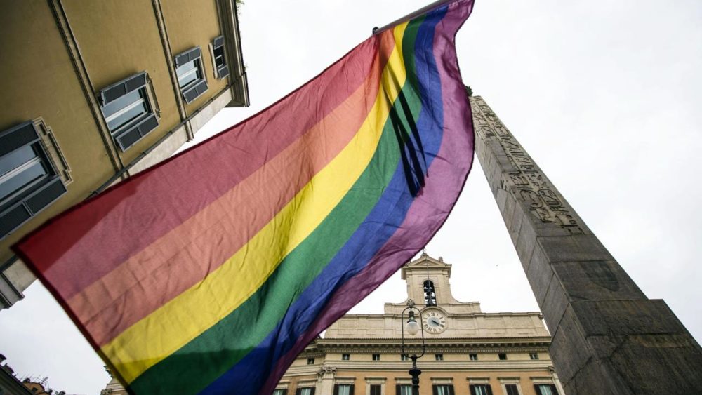 legge zan omofobia testo